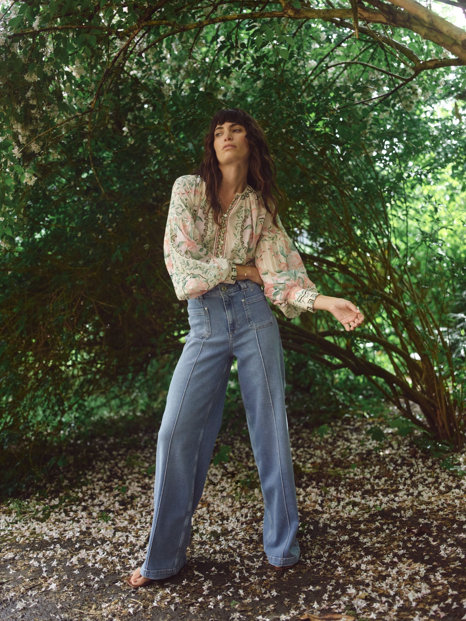 Modelshot / Light Blue / Detail